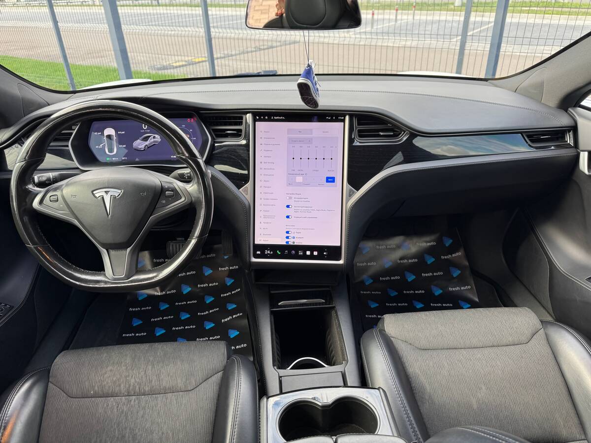 Tesla Model S 2018
