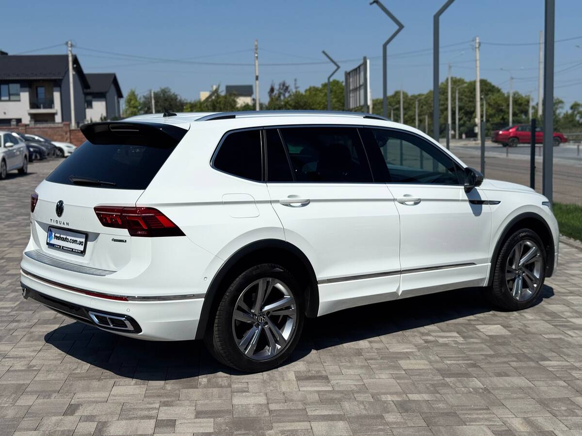 Volkswagen Tiguan Allspace 2022 (Фольксваген Тігуан Оллспейс) — фото 3 з 5
