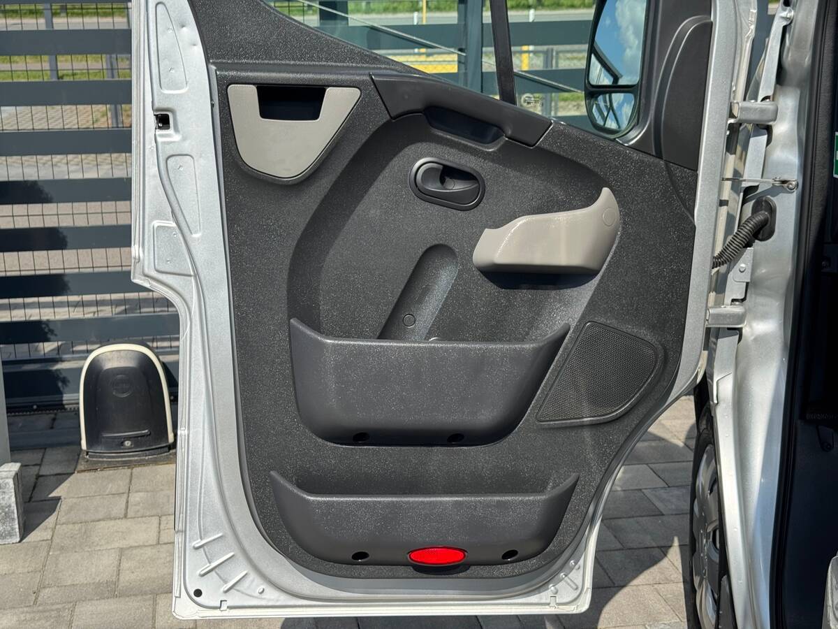 Nissan NV400 2015 - фреш авто
