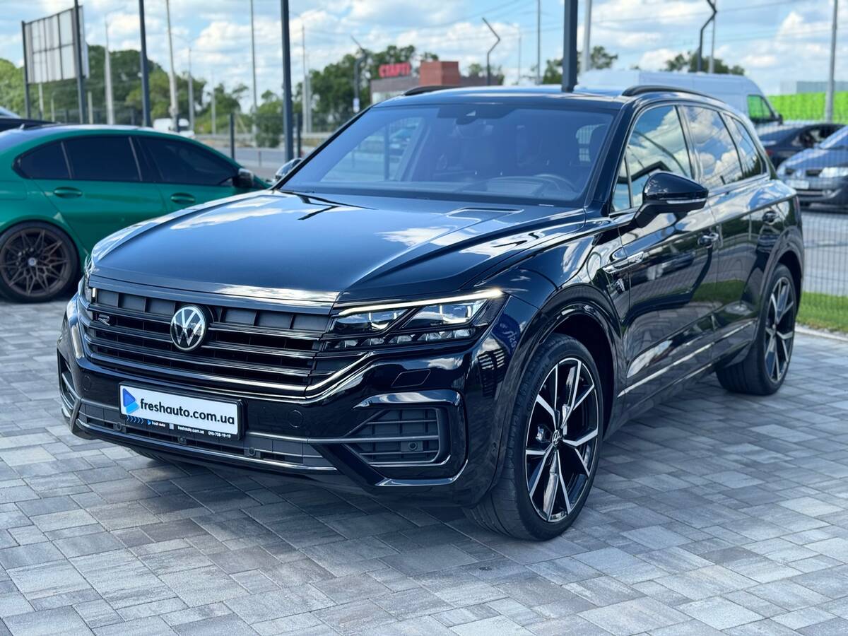 Volkswagen Touareg 2022 - Кількість місць: 5 