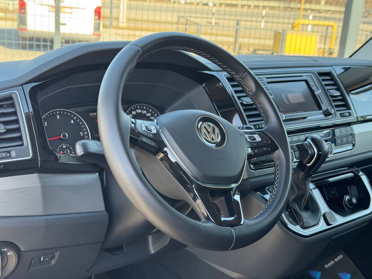 Volkswagen Multivan 2017 - freshauto