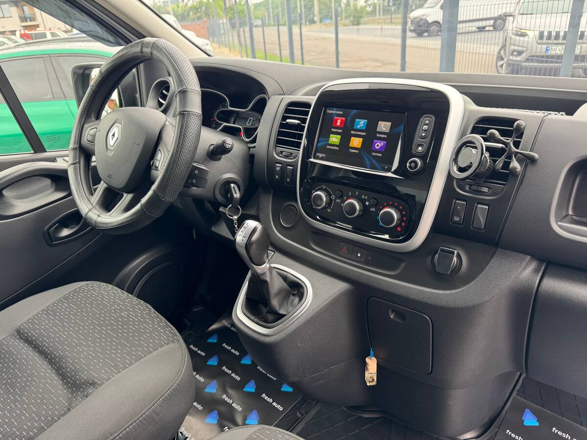Renault Trafic 2020 - фреш авто