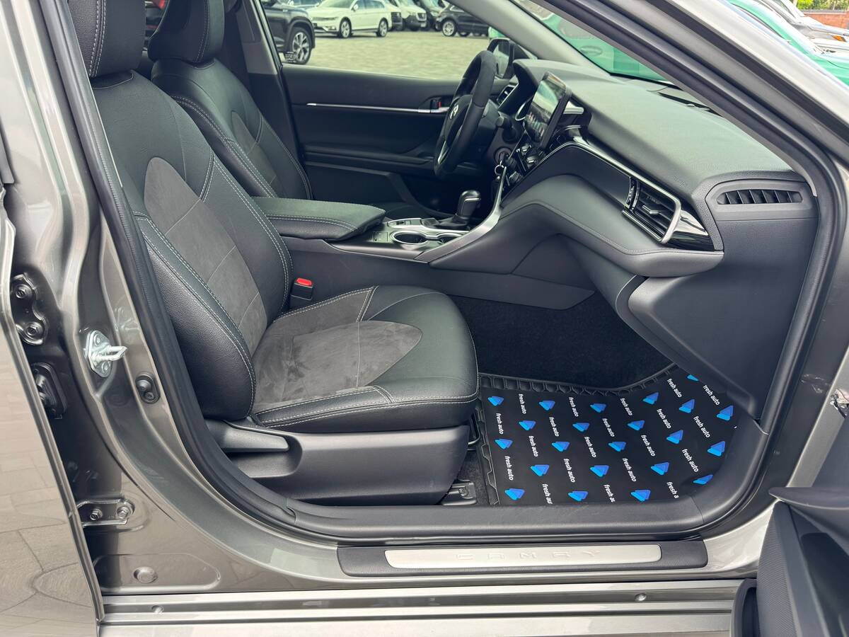 Toyota Camry 2021 - fresh auto рівне