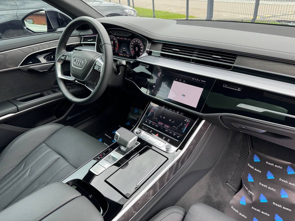 Audi A8 2024 - Кількість місць: 5 