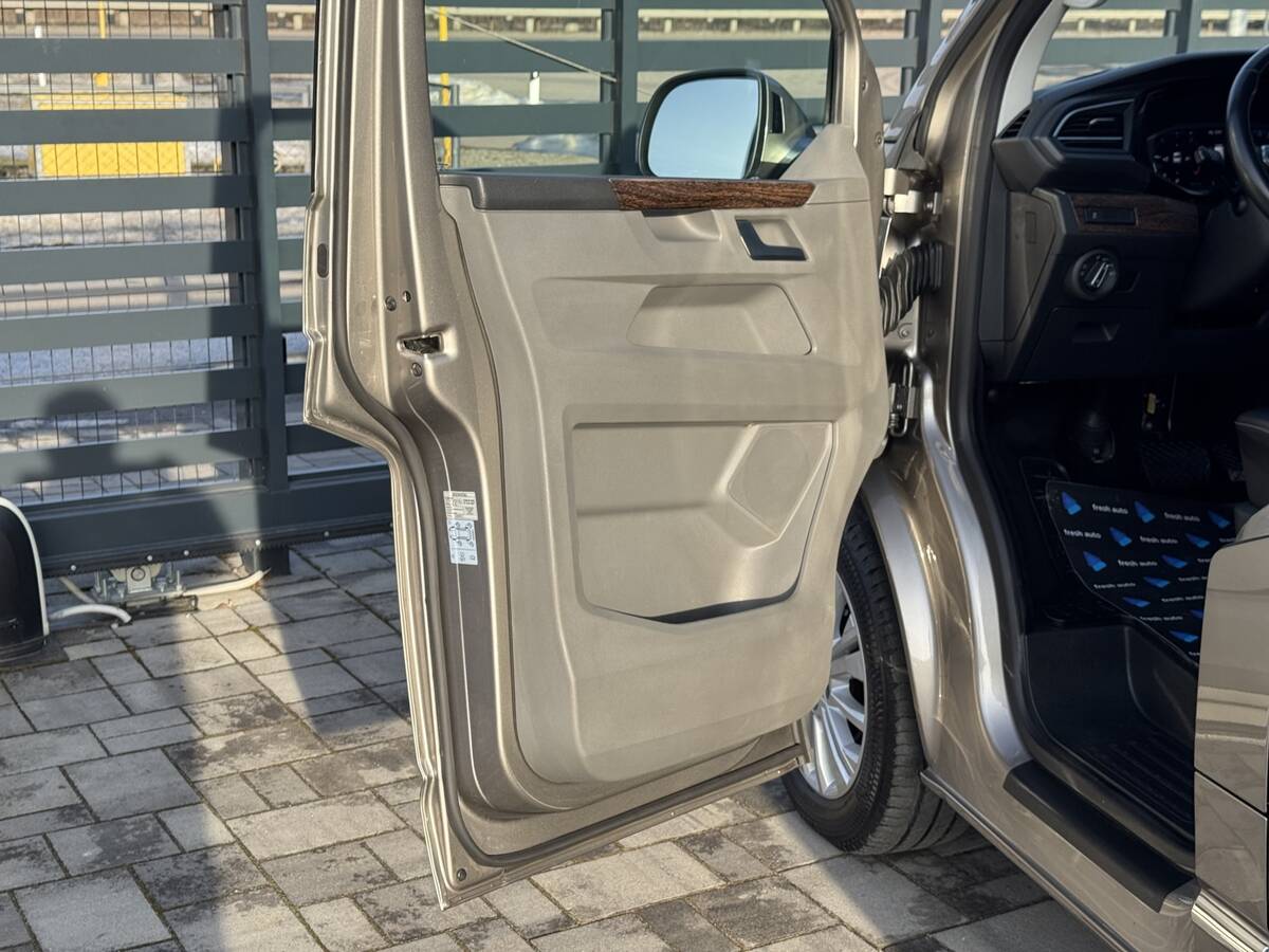 Volkswagen Caravelle 2021 - fresh auto