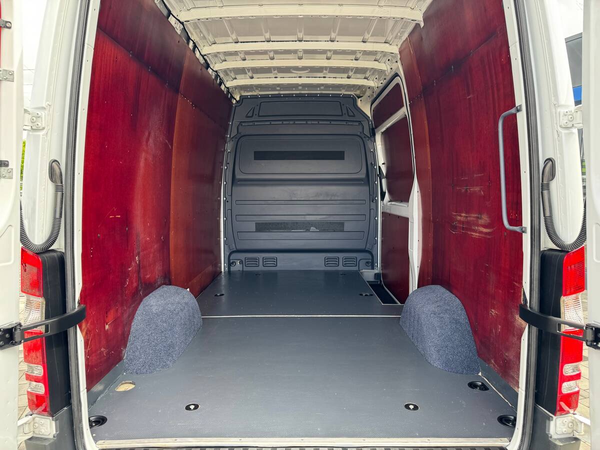 Mercedes-Benz Sprinter 2018 - Transmission: Automatic 