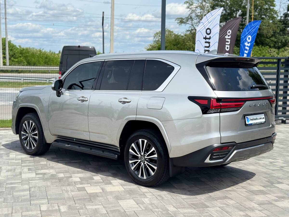 Lexus LX 2022 - Привід: Повний 