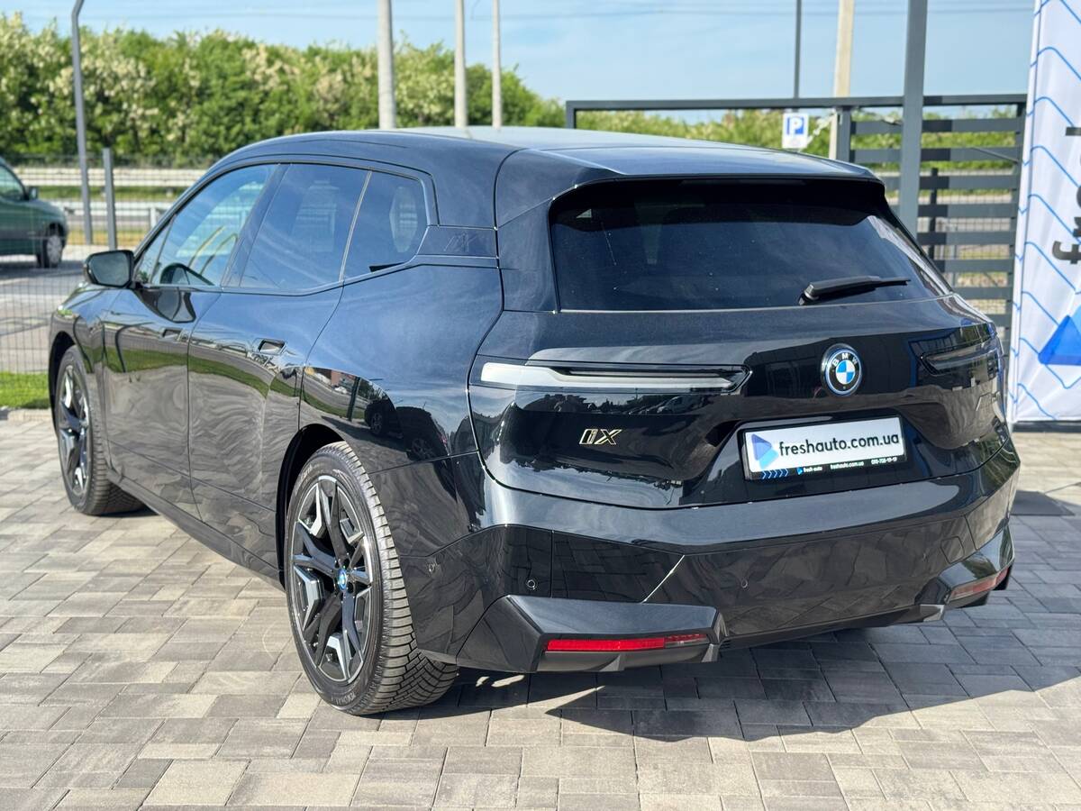 BMW IX M60 2023 - Transmission: Automatic 
