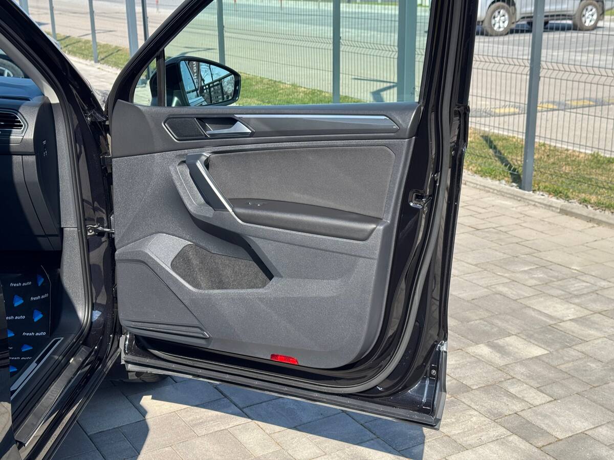 Volkswagen Tiguan 2019 - фреш авто