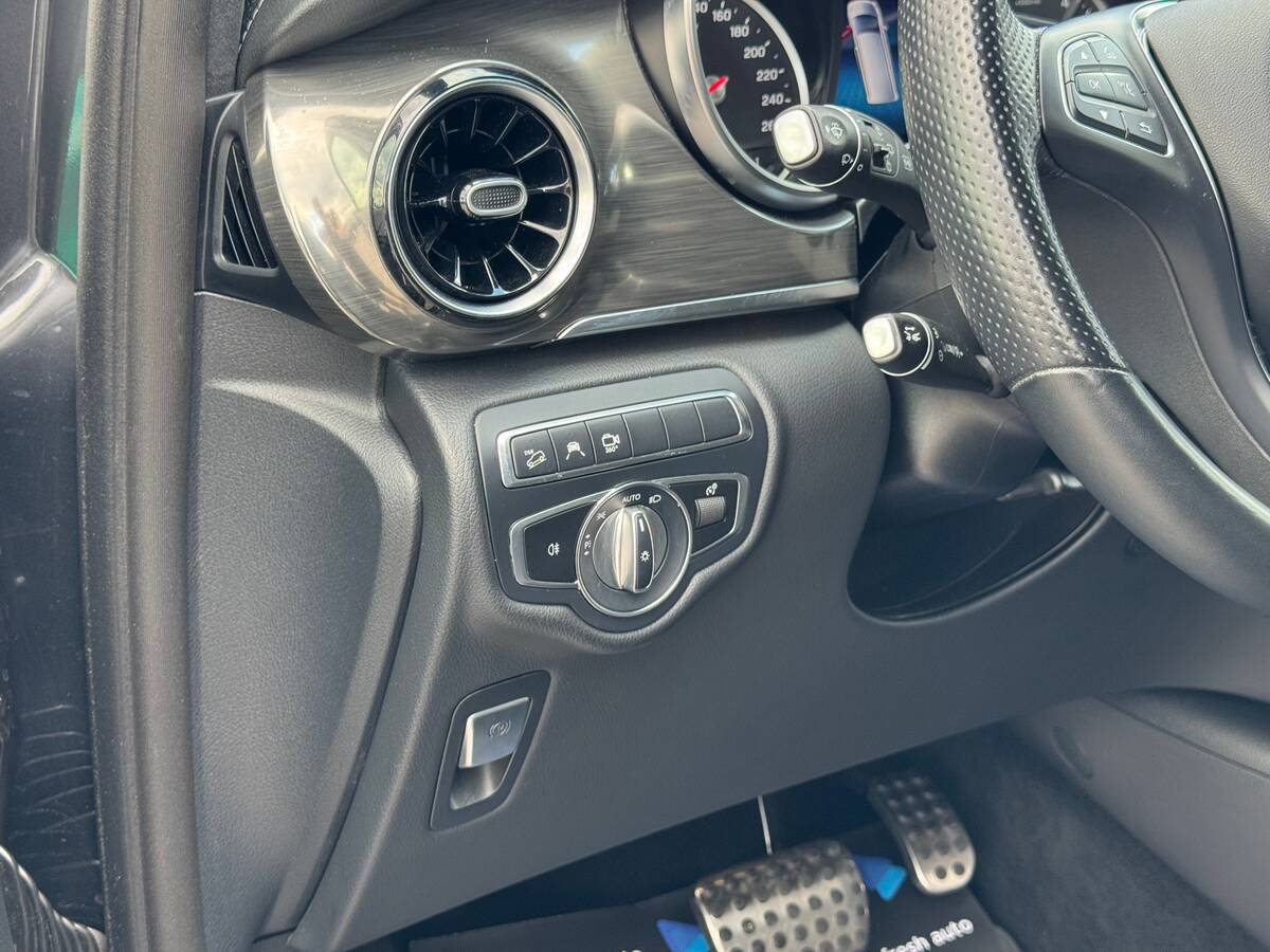 Mercedes-Benz V 300 2021 - fresh auto