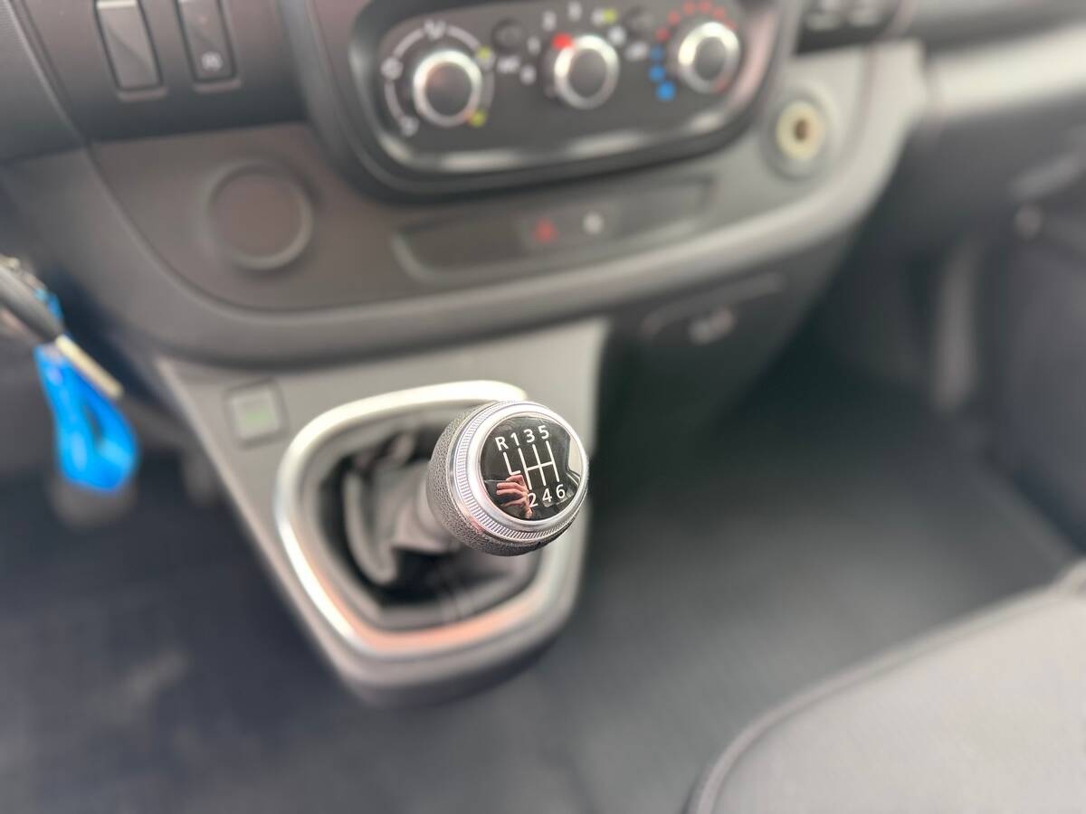 Renault Trafic 2021 - freshauto