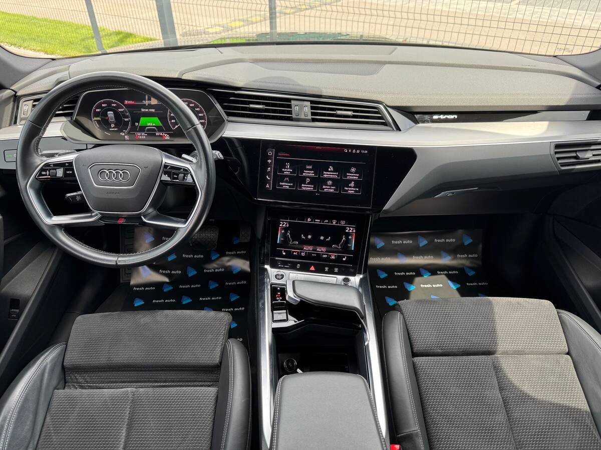 Audi e-tron 2021 - Тип палива: Електро 