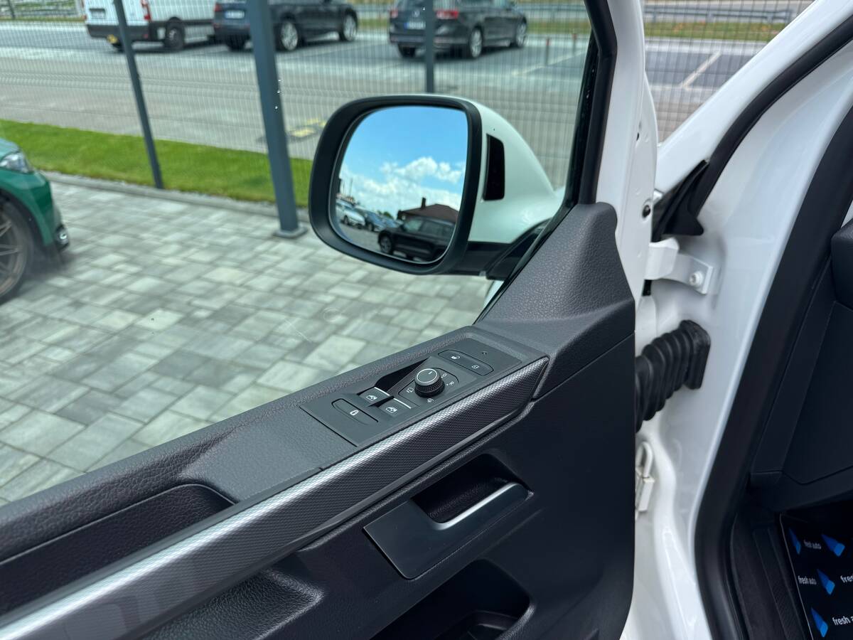 Volkswagen Multivan 2021 - fresh auto