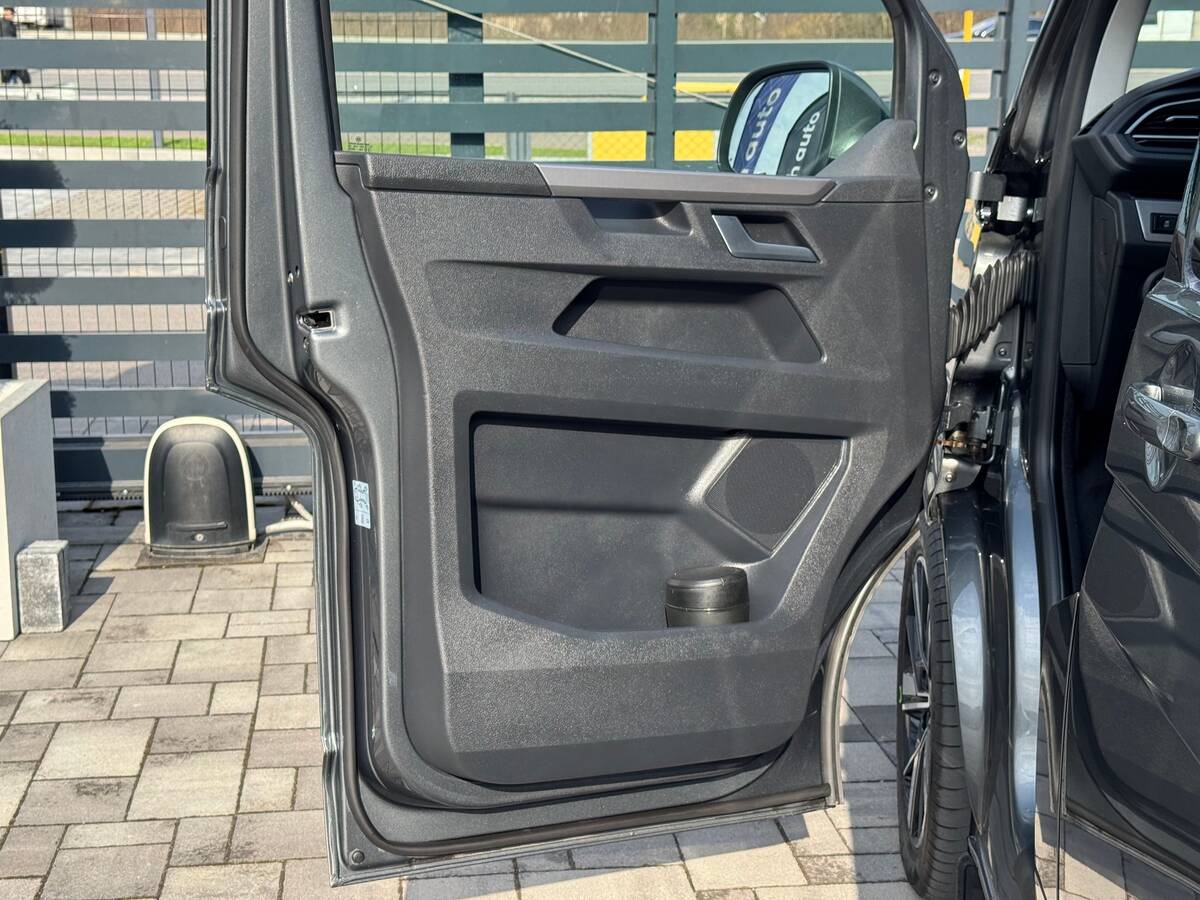 Volkswagen Multivan 2020 - фреш авто