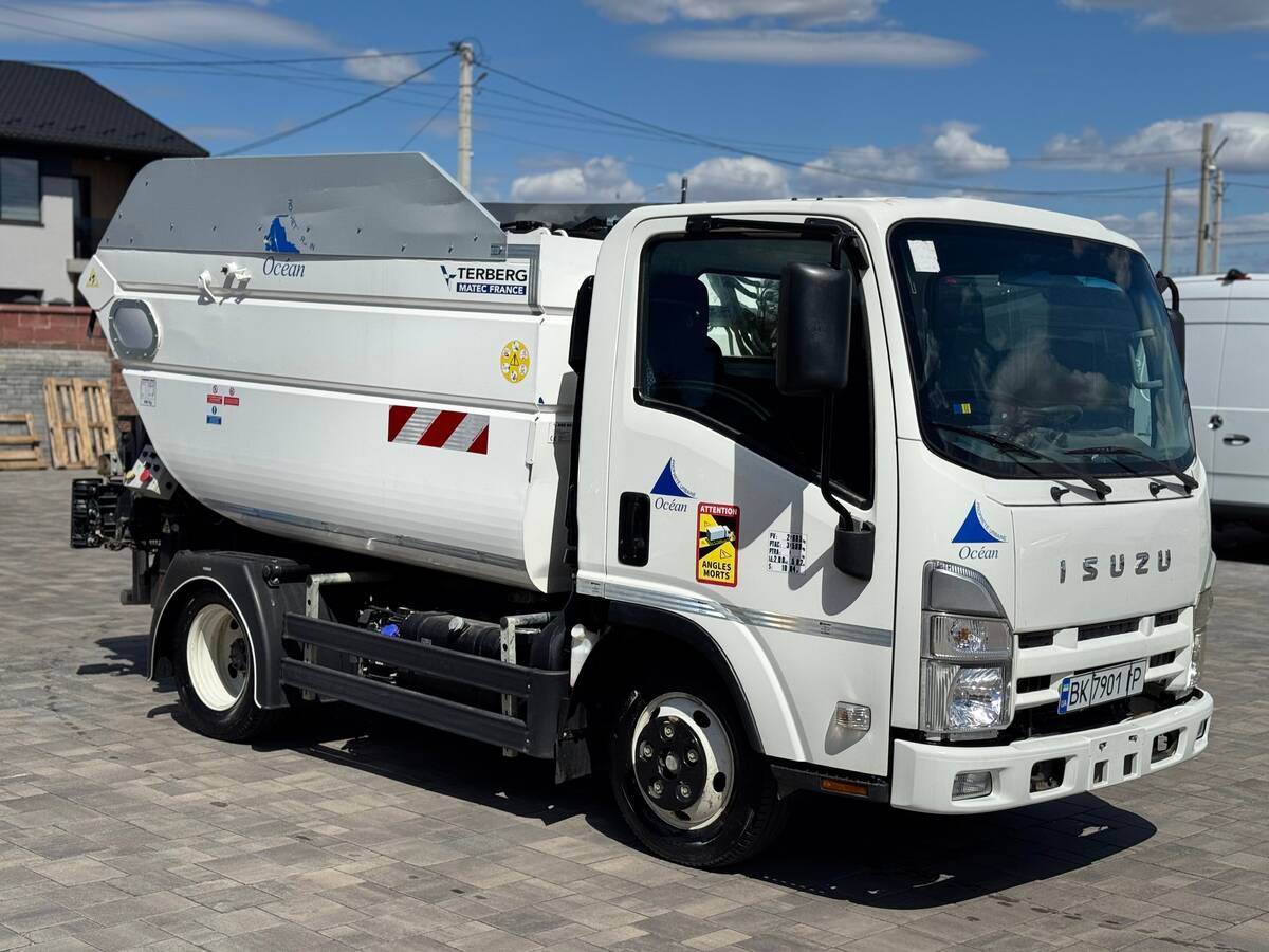 Isuzu NLR 2023