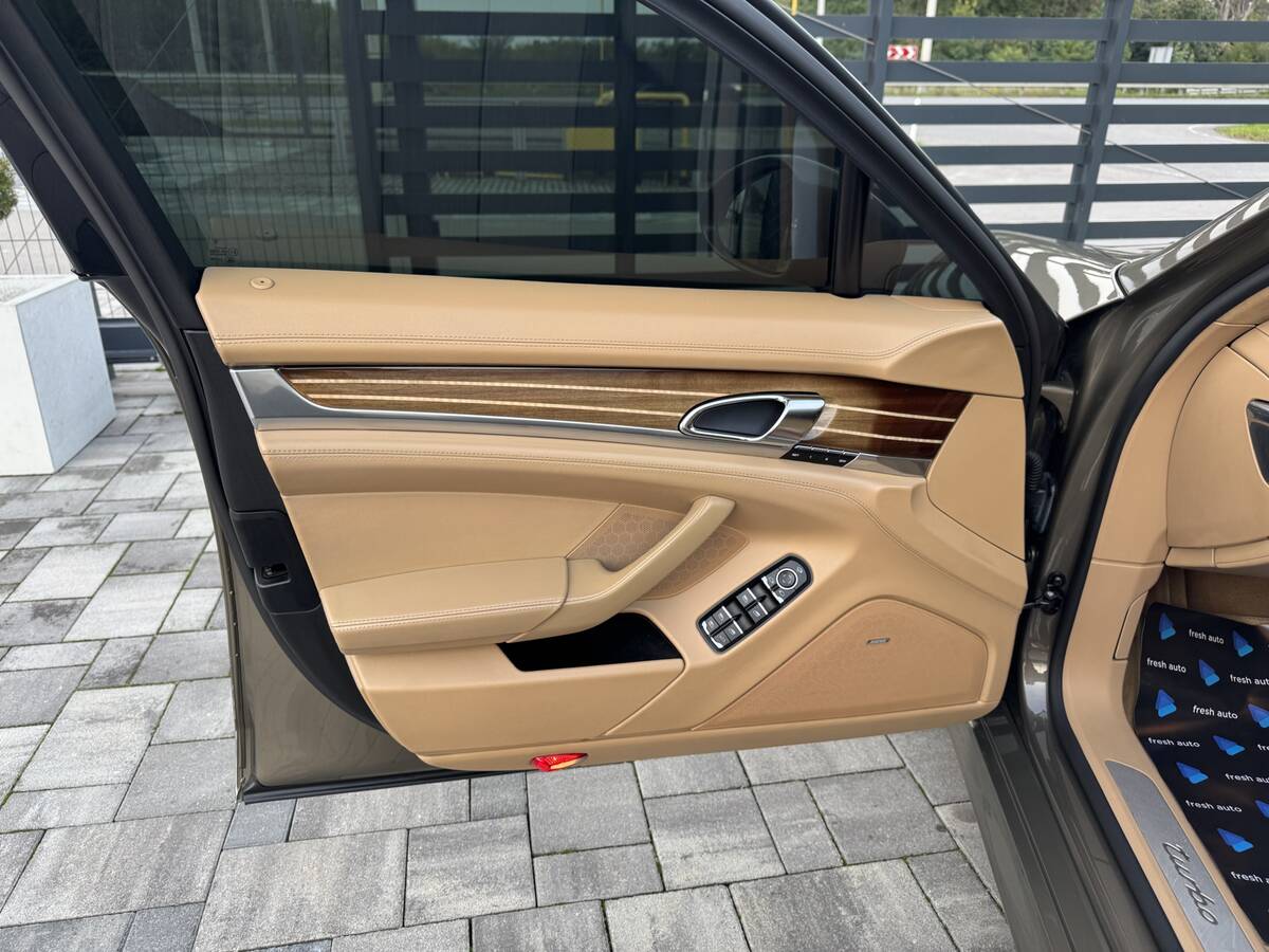 Porsche Panamera 2011 - фреш авто