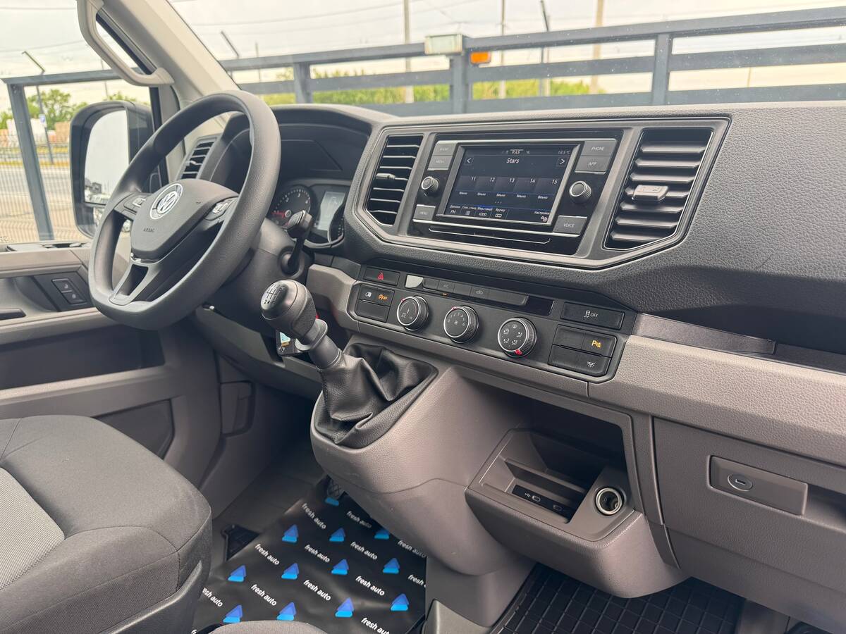 Volkswagen Crafter 2022 - freshauto
