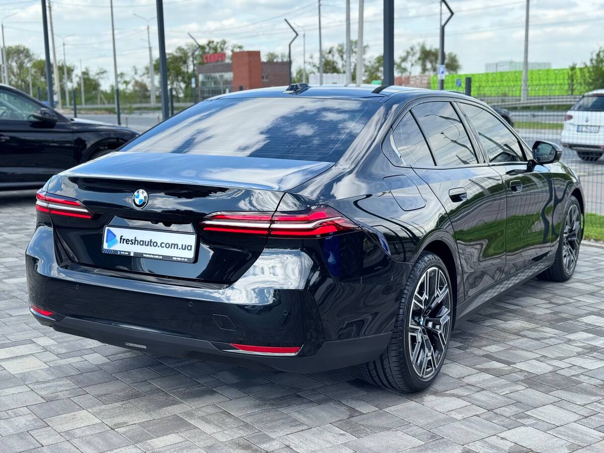 BMW 5 Series 2024 - Тип кузова: Седан 