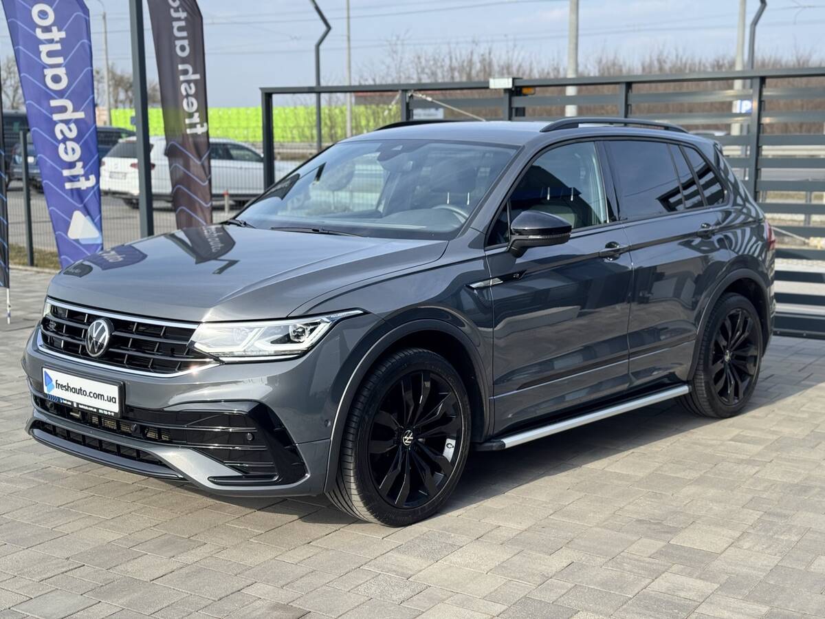 Volkswagen Tiguan 2022 - Кількість місць: 5 