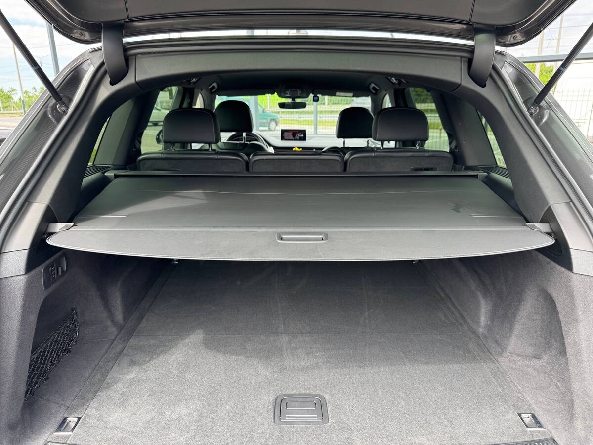 Audi Q7 2018 - fresh auto
