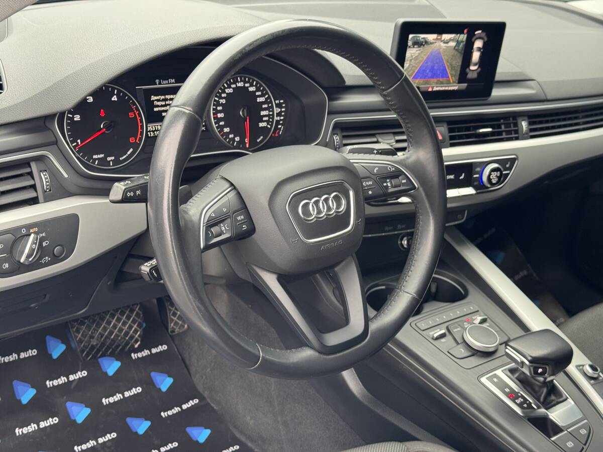 Audi A4 2020 - Рік: 2020 