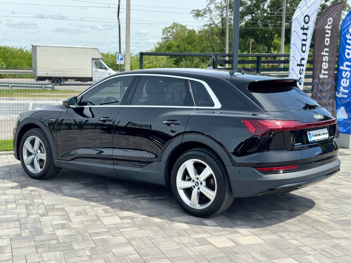 Audi e-tron 2021 - Потужність: 408 кс