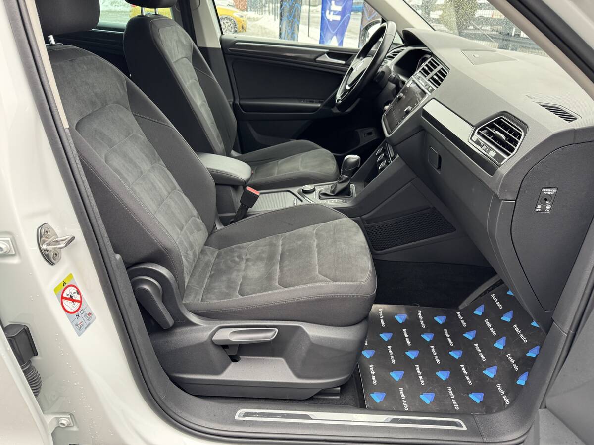 Volkswagen Tiguan 2019 - Країна: Швеція 
