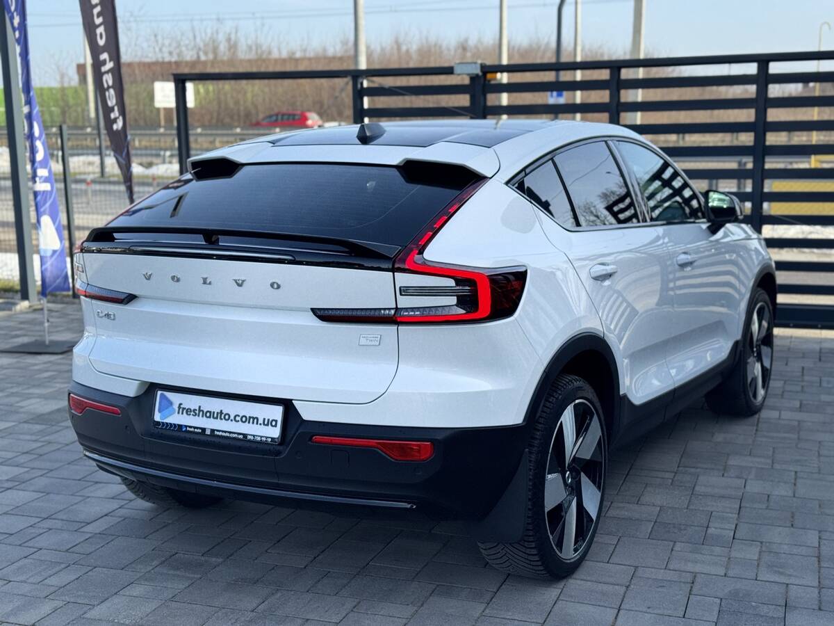 Volvo C40 Recharge 2023 - Запас ходу: 400 км