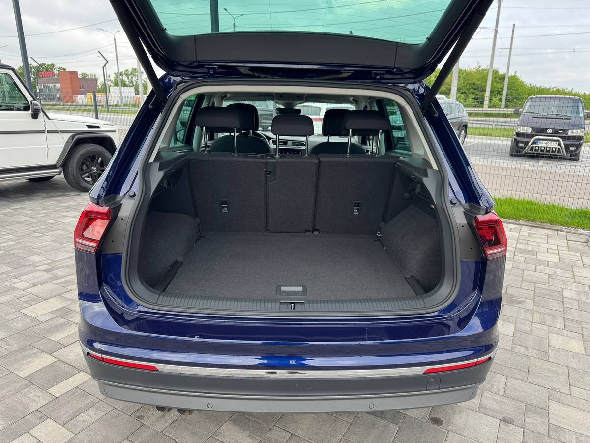 Volkswagen Tiguan 2019 - DriveType: All-wheel 