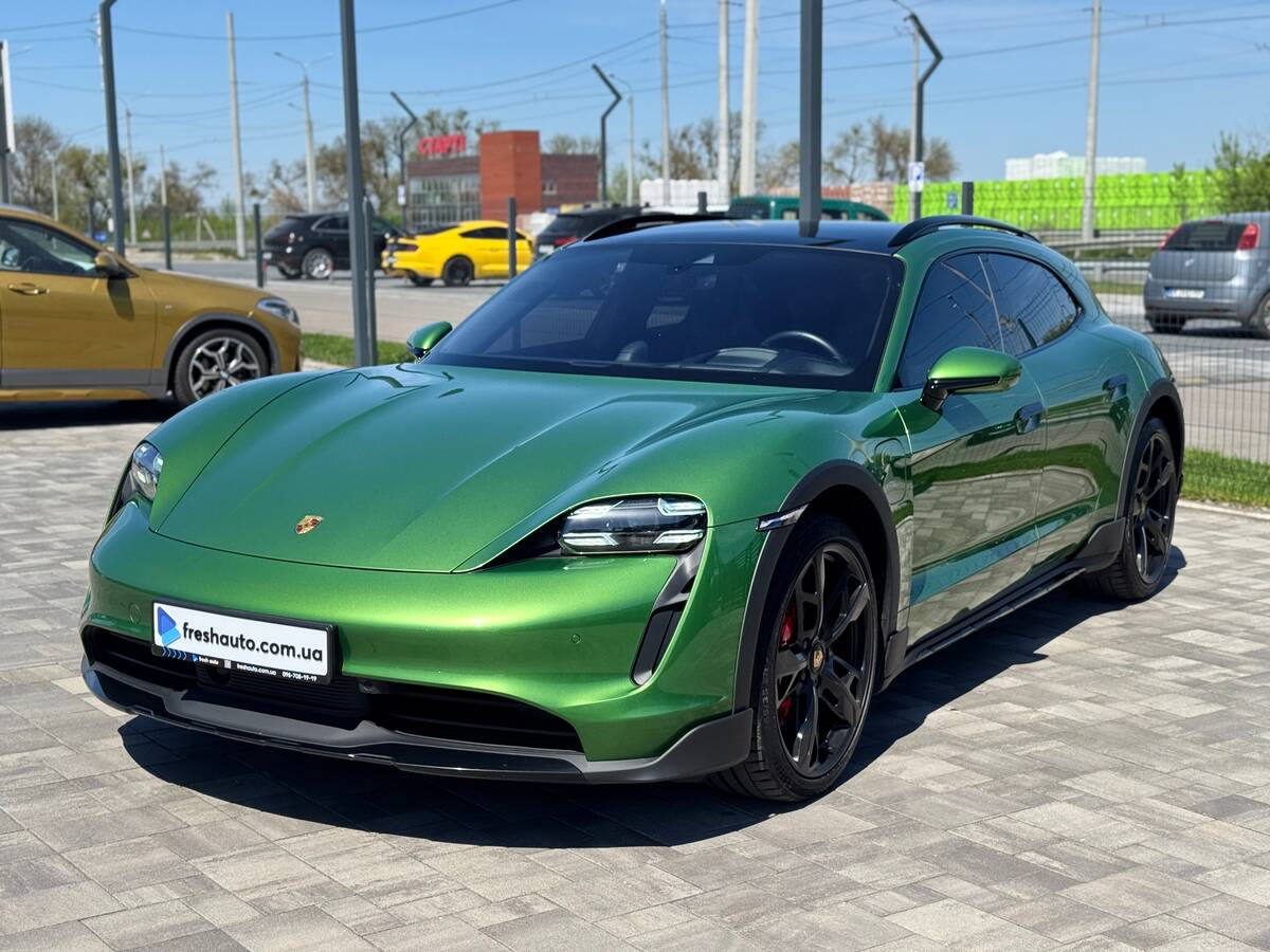 Porsche Taycan 2021 - Кількість місць: 5 
