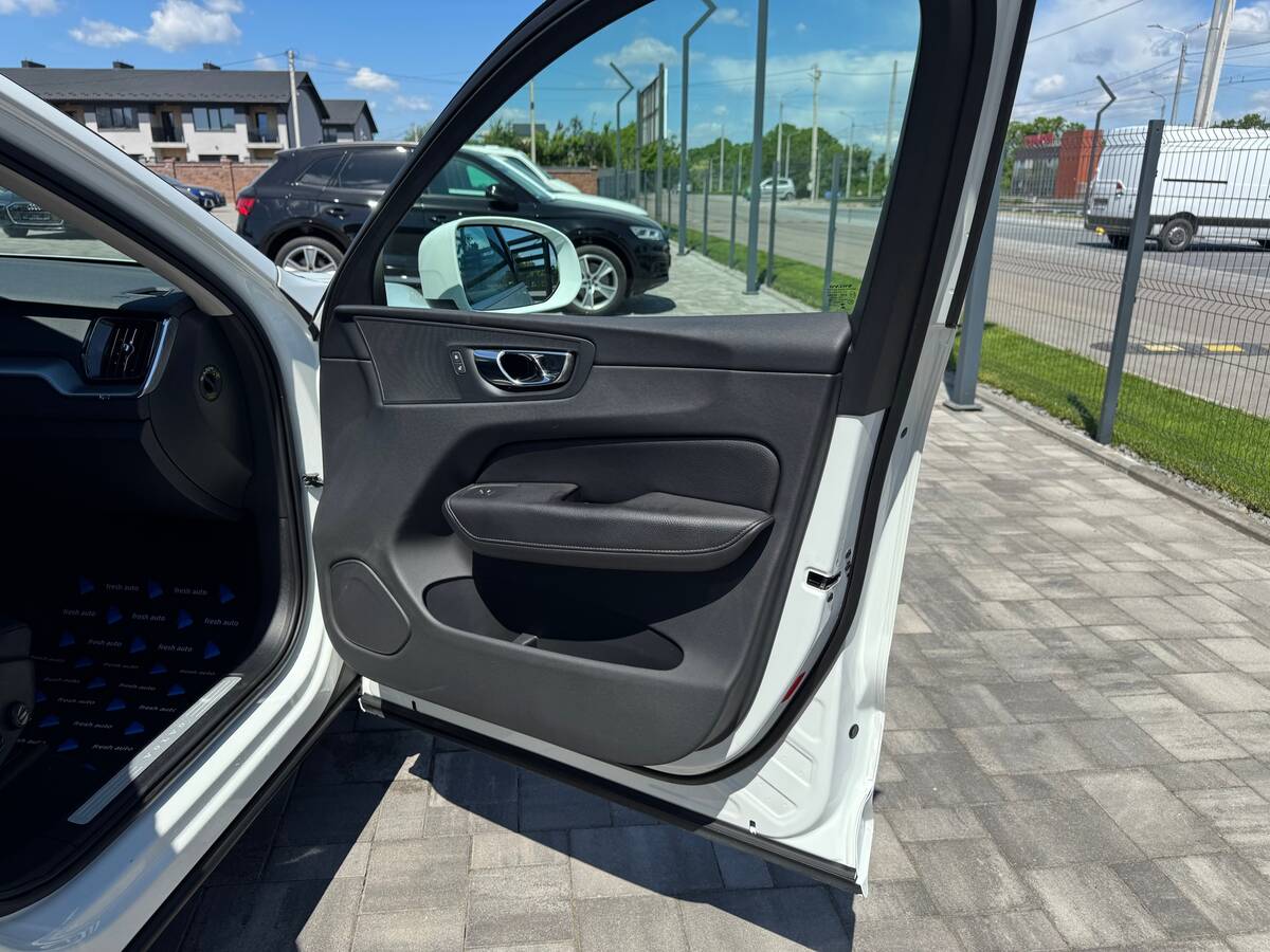 Volvo XC60 2018 - фрешавто