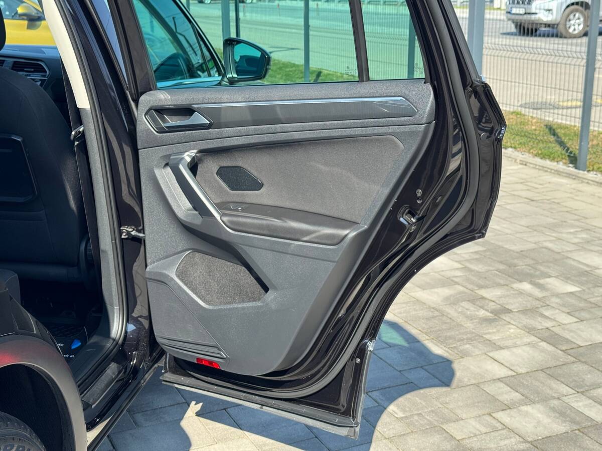 Volkswagen Tiguan 2019 - Кількість місць: 5 
