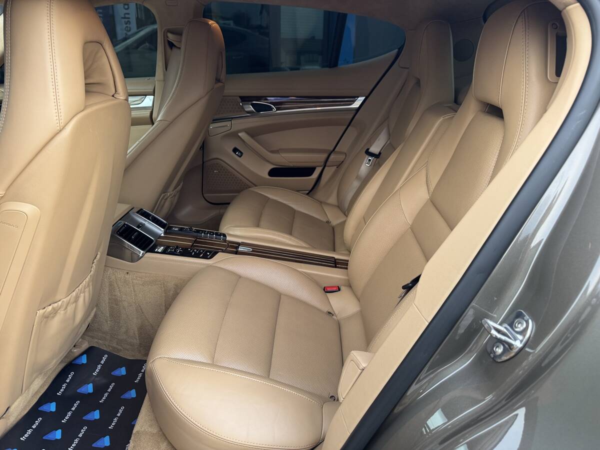 Porsche Panamera 2011 - Complectation: Turbo 
