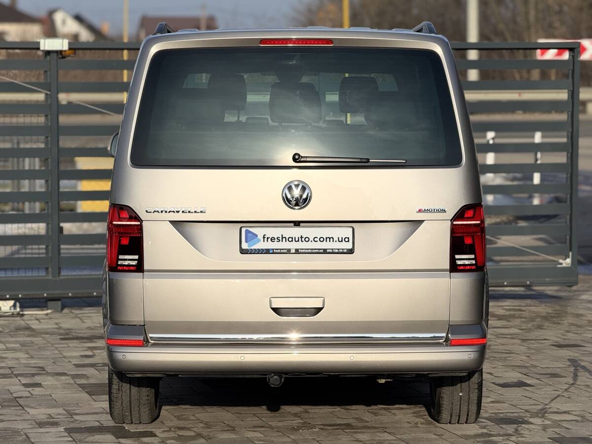 Volkswagen Caravelle 2021 - Кількість місць: 8 