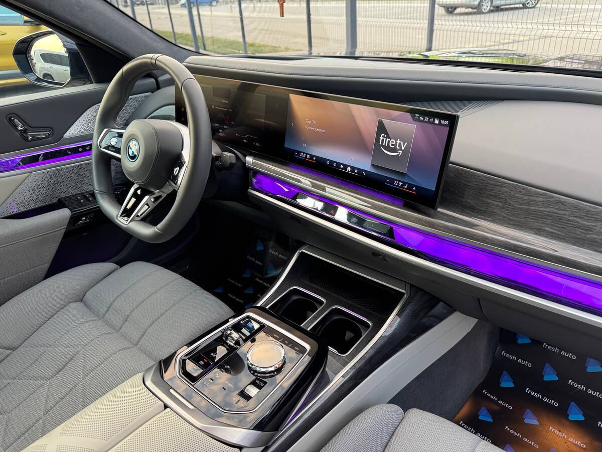 BMW i7 2023 - Привід: Задній 