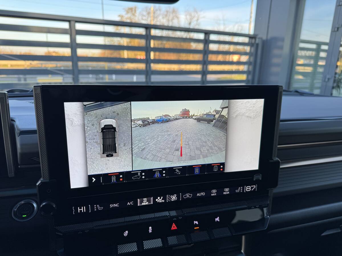 Hummer EV SUV 3X 2023 - Запас ходу: 500 км