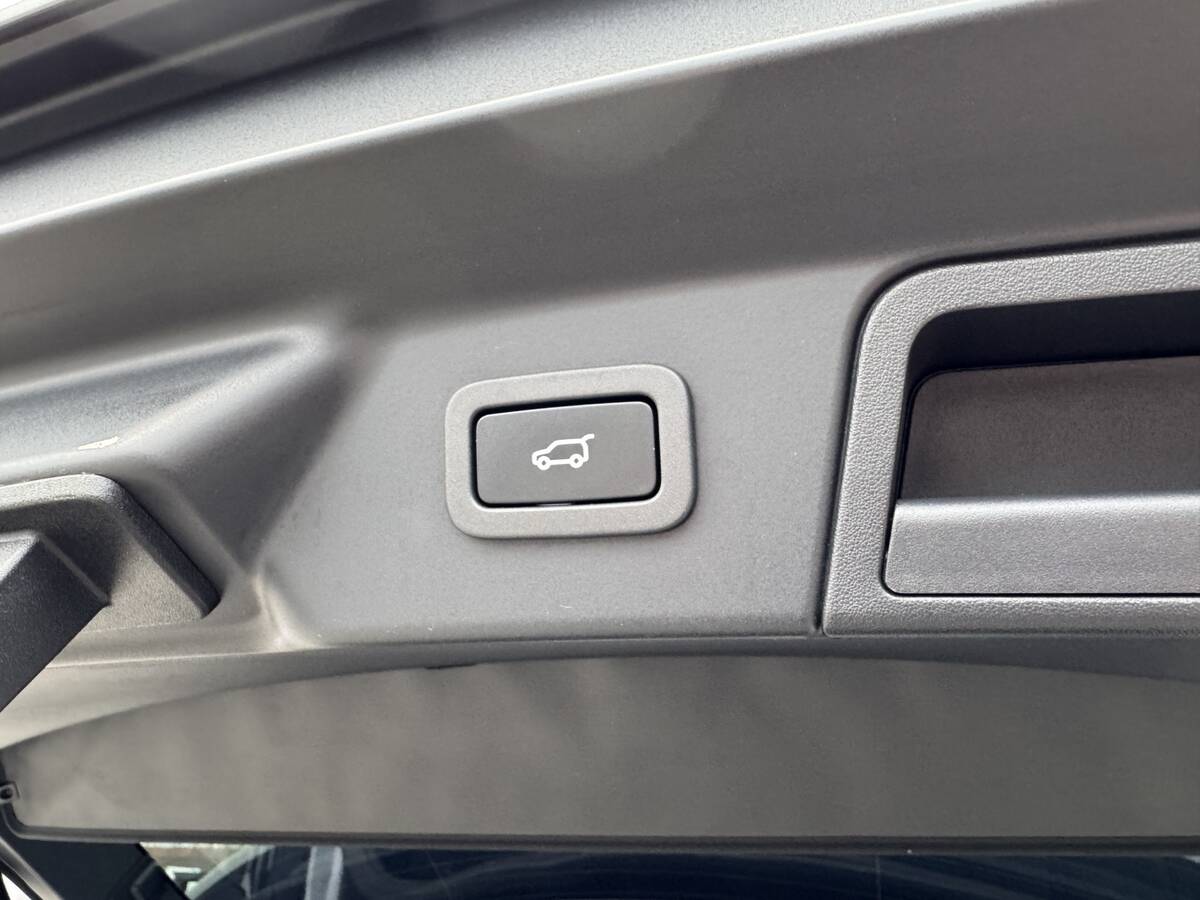 Land Rover Range Rover Velar 2022 - fresh auto