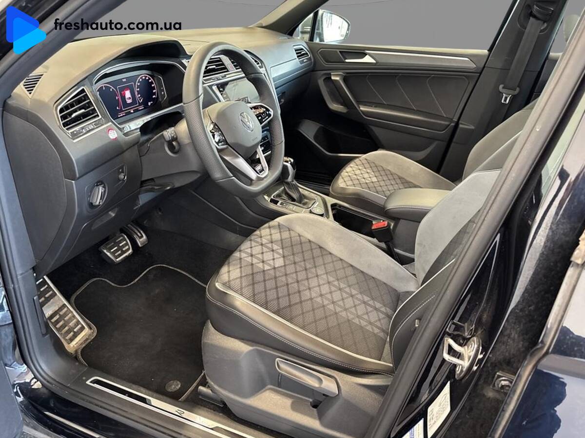 Volkswagen Tiguan Allspace 2022 - DriveType: All-wheel 