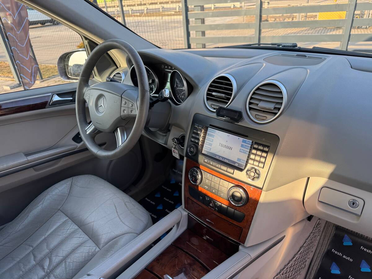 Mercedes-Benz ML 2005 - Коробка передач: Автомат 