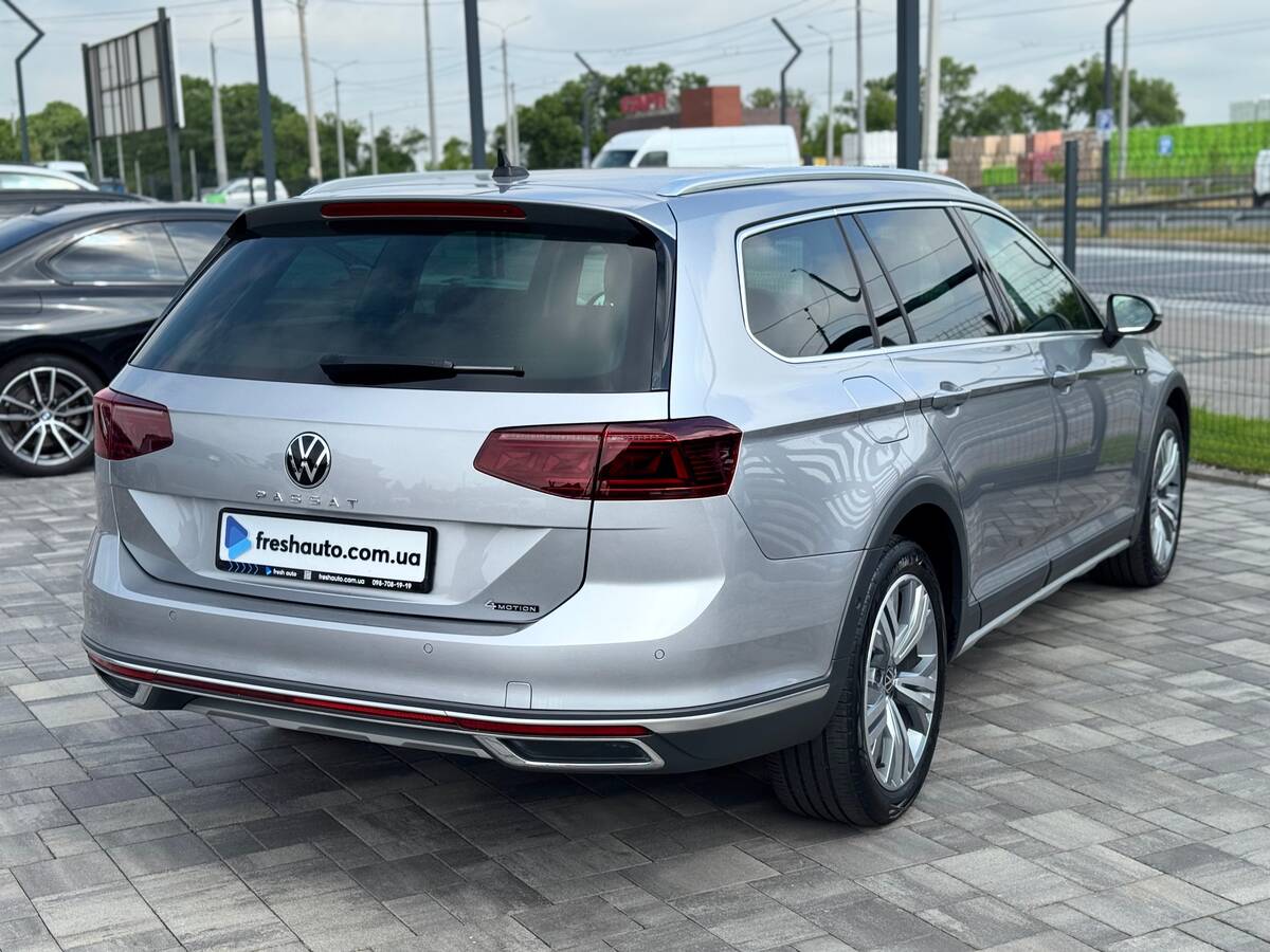 Volkswagen Passat Alltrack 2022 - фреш авто