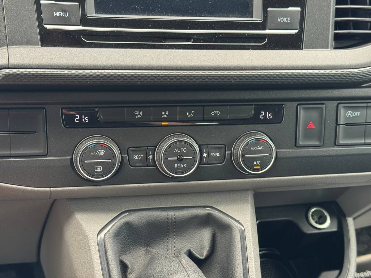 Volkswagen Caravelle 2021 - freshauto