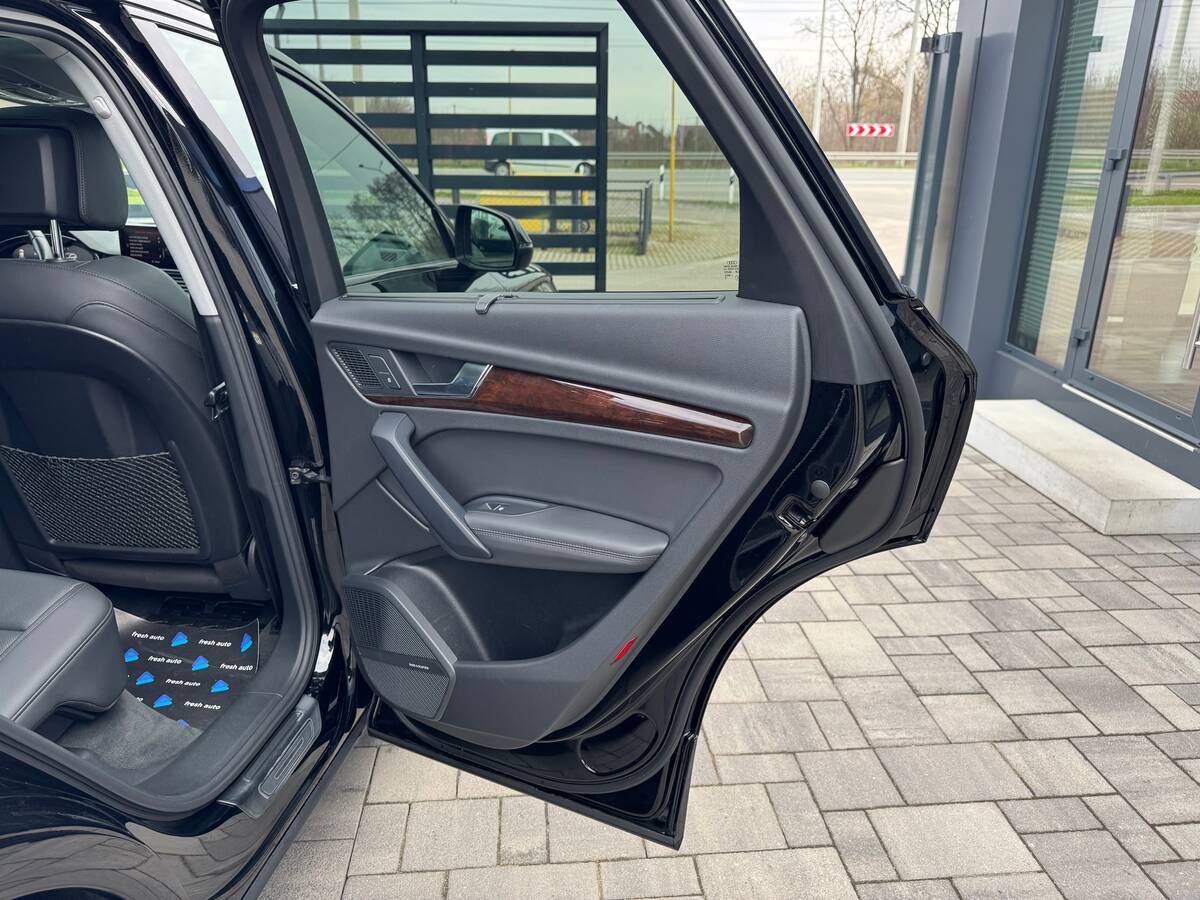 Audi Q5 2019 - фреш авто