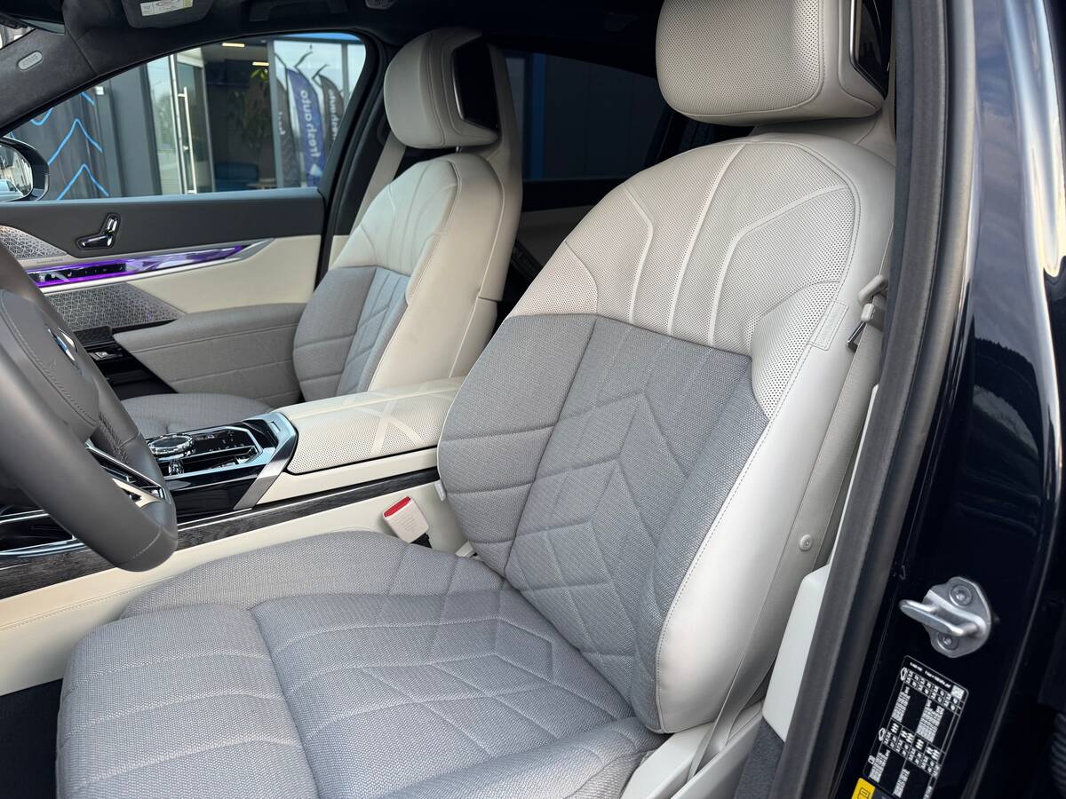BMW i7 2023 - покупка авто