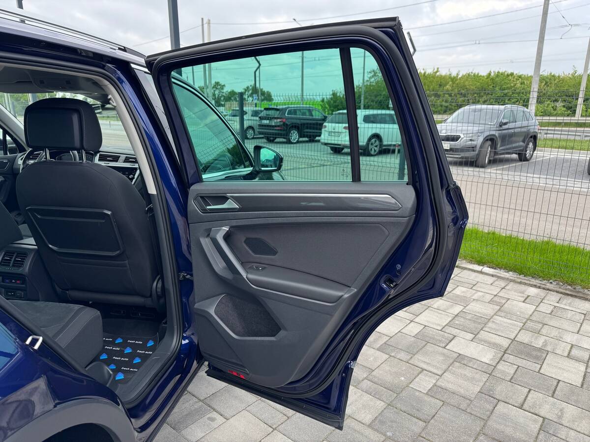 Volkswagen Tiguan 2019 - Country: Sweden 