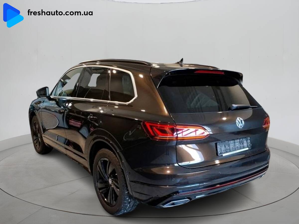 Volkswagen Touareg R 2020 - Потужність: 286 кс