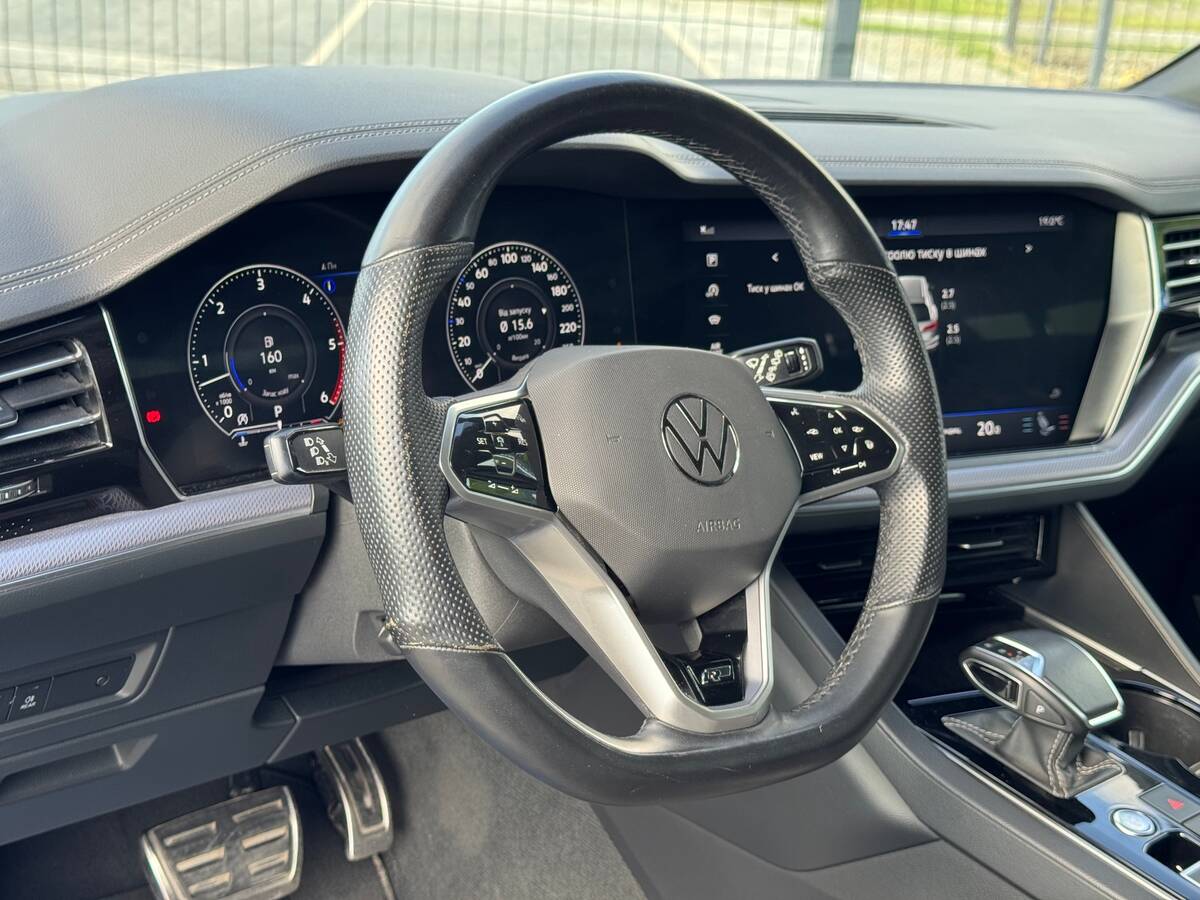 Volkswagen Touareg 2020 - фреш авто рівне