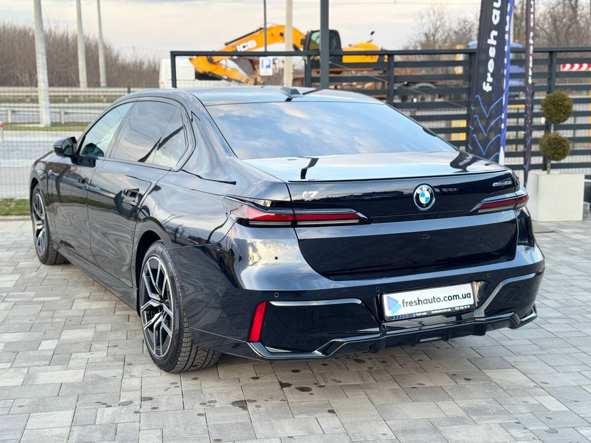 BMW i7 2023 - Тип палива: Електро 