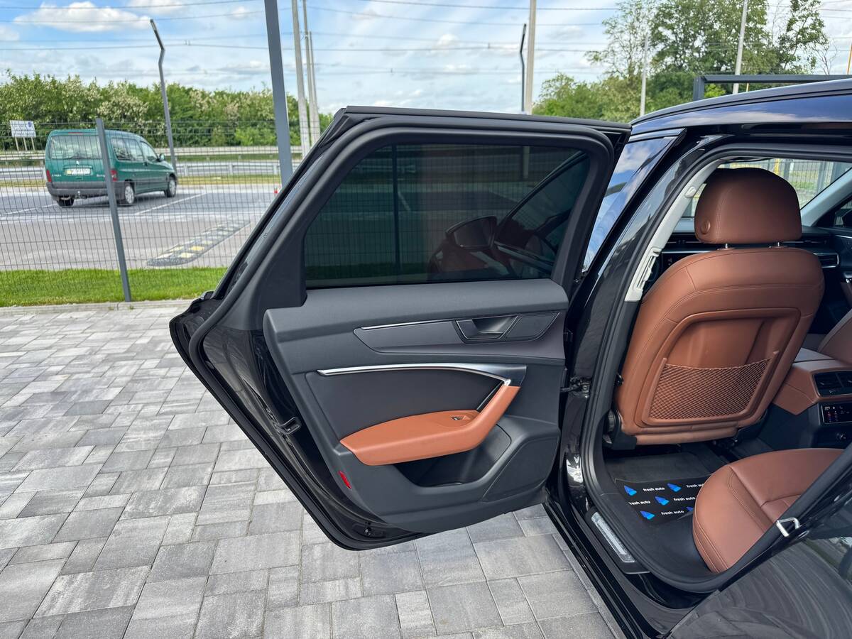 Audi A6 2019 - Об'єм двигуна: 2.0 л.